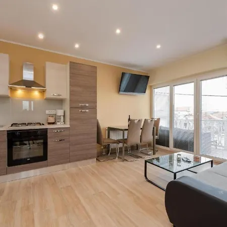 Bra I Premium With Outdoor Pool And Sauna Apartment