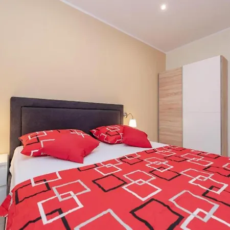 Bra I Premium With Outdoor Pool And Sauna Apartment