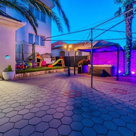 Bra I Premium With Outdoor Pool And Sauna