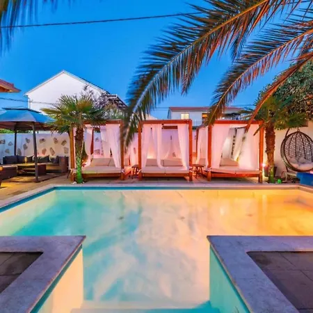 Apartmán Bra I Premium With Outdoor Pool And Sauna *