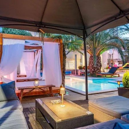 Bra I Premium With Outdoor Pool And Sauna *