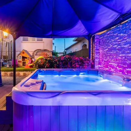 Bra I Premium With Outdoor Pool And Sauna Apartmán